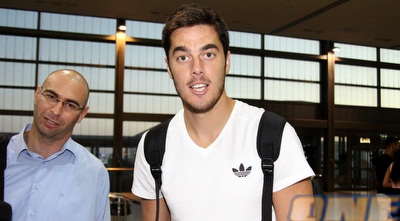 תמיר כהן. &qout;נוסעים לשחק כדורגל&qout; (יניב גונן)