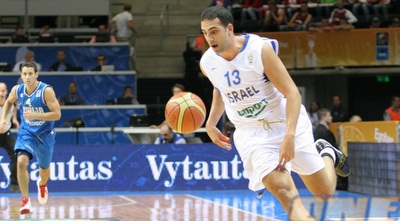 אלישי כדיר יוצא לעוד מתפרצת של הנבחרת (שי לוי)