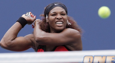 סרינה עם חיוך רחב מול איבנוביץ´. בדרך לעוד תואר (רויטרס)