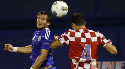 תומר חמד ודיאן לוברן עולים לכדור גובה (רויטרס)