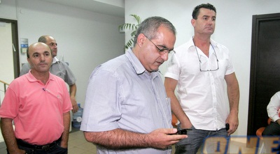 אבו סאלח. לא הסכים לשנות את הגרסא של בני סכנין (יניב גונן) אבו סאלח. לא הסכים לשנות את הגרסא של בני סכנין (יניב גונן)
