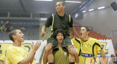 אימון הפתיחה של ברק נתניה (יניב גונן) אימון הפתיחה של ברק נתניה (יניב גונן)