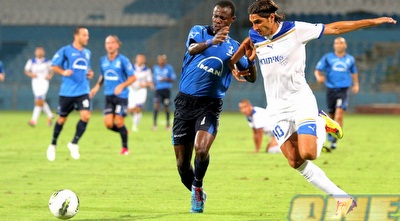 דניאל אדו מכשיל את בדש. השאיר את קבוצתו בעשרה שחקנים (שי לוי)