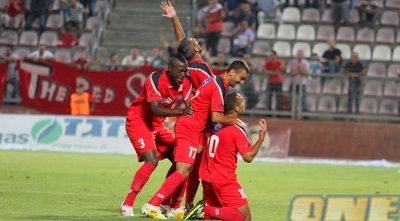 מהראן ראדי חוגג עם החברים. &qout;אין לנו אף אחד מעל לקבוצה&qout; (משה חרמון)