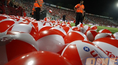 כדורי ים (יוסי ציפקיס)