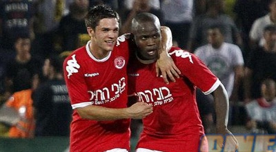 דמארי חוגג עם תמוז ושאר החברים (יוסי ציפקיס)