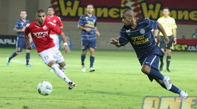 אלירן דנין מול מוטי מלכה (עמית מצפה) אלירן דנין מול מוטי מלכה (עמית מצפה)