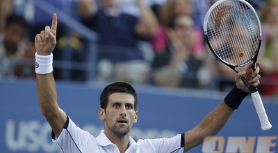 נובאק מניף ידיים (רויטרס)