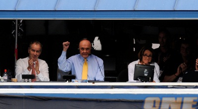 ג´ון מקנרו וחבריו לעמדת השידור (GettyImages)