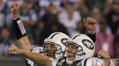 ברונל ופולק חוגגים את הבעיטה המנצחת (רויטרס)