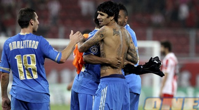 לוצ´ו והחברים חוגגים ניצחון חוץ (GettyImages) לוצ´ו והחברים חוגגים ניצחון חוץ (GettyImages)