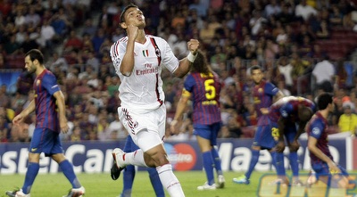 סילבה. נותן כבוד לצ´מפיונס (רויטרס) סילבה. נותן כבוד לצ´מפיונס (רויטרס)