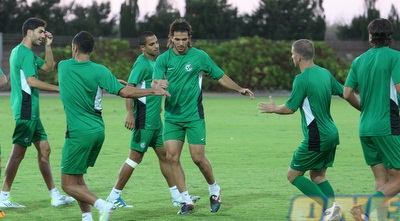 שחקני מכבי חיפה מתכוננים ללרנקה (עמית מצפה)