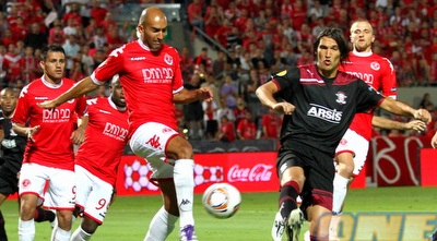 אבוטבול מרחיק לפני ששחקן של ראפיד מגיע (שי לוי)