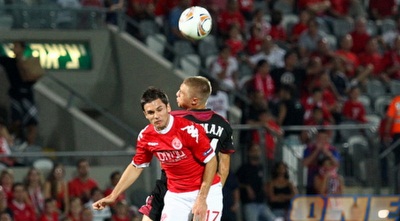 אורמוש עולה לכדור גובה מול רומן (שי לוי)