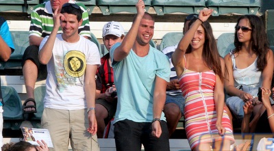 אוהדים רוקדים (יניב גונן) אוהדים רוקדים (יניב גונן)