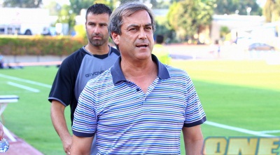 גילי לנדאו. &qout;עוד בלטה, עוד לבנה&qout; (שי לוי) גילי לנדאו. &qout;עוד בלטה, עוד לבנה&qout; (שי לוי)