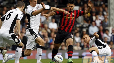 אגוארו נחסם על ידי שחקני פולהאם. רק 2:2 לסיטי (רויטרס)