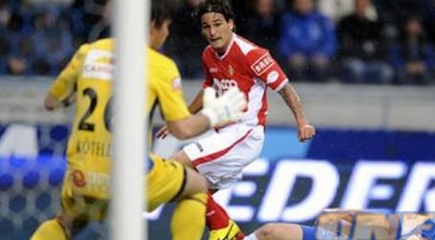 בוזגלו כמעט וכובש מול קוטלס (Belga) (ONE)