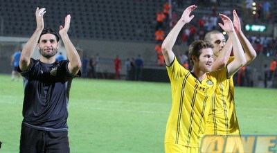 חיימוב, ייני ומדוניאנין. השוער: &qout; (משה חרמון) חיימוב, ייני ומדוניאנין. השוער: &qout; (משה חרמון)