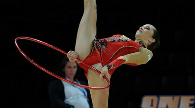 נטע ריבקין, זאת עם החישוק. סליחה נטע ריבקין, זאת עם החישוק. סליחה