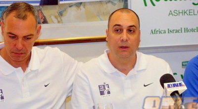 אריק אלפסי ושמעון אמסלם. לא מרוצים מדריל האריס (יניב גונן)