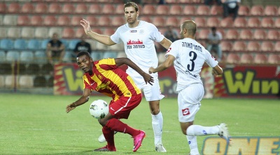 שי מימון במדי מכבי פ&qout;ת. רוצה להוכיח לאקסית (משה חרמון) שי מימון במדי מכבי פ&qout;ת. רוצה להוכיח לאקסית (משה חרמון)