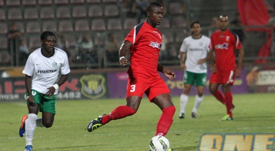 פייר אמבמבה. פצוע ואבו סאלח ימלא את מקומו (עמית מצפה)