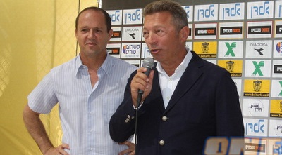 ארקדי גאידמק וניר ברקת. ינסה לגשר (גיא בן זיו) ארקדי גאידמק וניר ברקת. ינסה לגשר (גיא בן זיו)