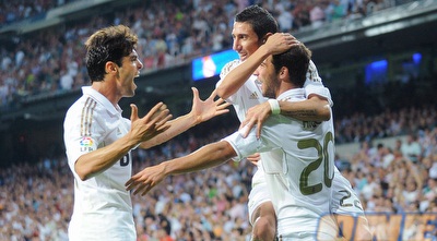 די מריה, היגוואין וקאקה חוגגים (GettyImages) די מריה, היגוואין וקאקה חוגגים (GettyImages)