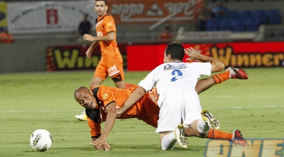 דינו אנדלובו. בספק למשחק (יוסי ציפקיס)