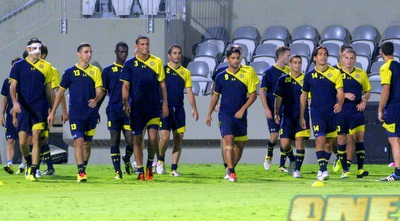 שחקני מכבי תל אביב באימון (יניב גונן) שחקני מכבי תל אביב באימון (יניב גונן)