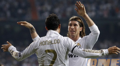 סרחיו ראמוס חוגג עם רונאלדו (רויטרס)