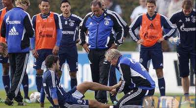 אנשי שאלקה חרדים למצבו של ראול (רויטרס)