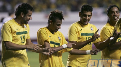 ניימאר מנצח על החגיגה (רויטרס)