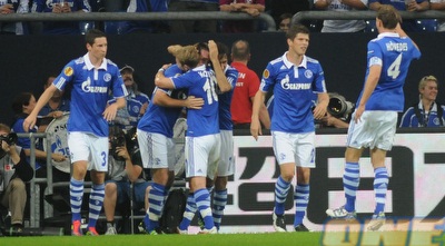 שאלקה חוגגת את שער היתרון של פוקס (ראובן כהן, האתר של מכבי חיפה)