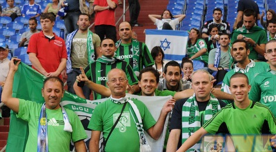 אוהדי חיפה בפלטינס ארינה (ראובן כהן, האתר של מכבי חיפה)