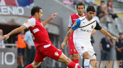 ליאור רפאלוב מול מאריבור. ימשיך לפתוח מתחת לחלוץ (האתר הרשמי של קלאב ברוז´)