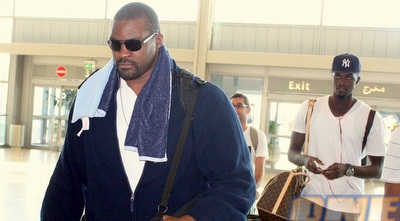 סופו לא עוזב את משקפי השמש וג´יימס את המוזיקה (משה חרמון)