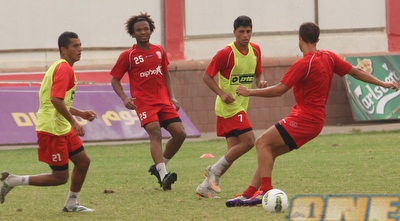 שחקני סכנין באימון. נשלחו למקלחת מוקדמת (עמית מצפה)