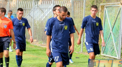 שחקני בית&qout;ר יורדים להפסקה (יניב גונן)