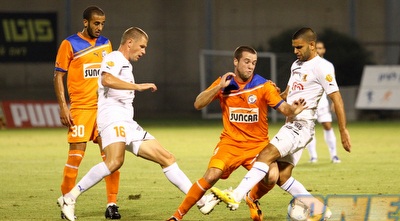 הרבה שחקנים מעט כדור. (שי לוי)