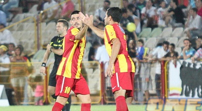 ראש ורביבו (גיא בן זיו)