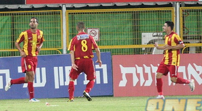 שחקני אשדוד חוגגים (גיא בן זיו)