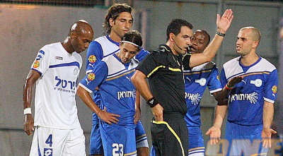 אדום לנג´ובו (משה חרמון)