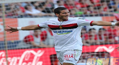 חמד חוגג בתנועת האווירון (האתר הרשמי)