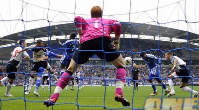 סטארידג&acute; מכניע את בוגדאן (רויטרס)