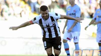 די נטאלה חוגג. כבש את הרביעי שלו בדרך לפסגה (GettyImages)