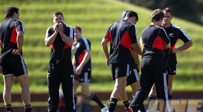 שחקני ניו זילנד באימון לא מאמינים שקרטר נפצע (GettyImages)