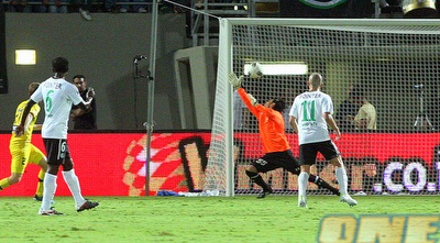 הפצצה של גולסה חודרת פנימה (יניב גונן)